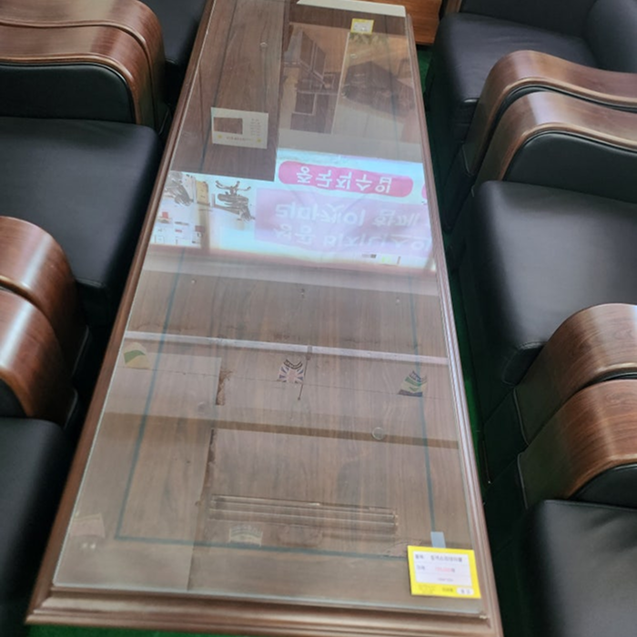 [A급 / 마지막 재고] 중역 소파 1인용 6개 + 테이블 세트